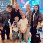 Fredrik och Carl Blomqvist på releasefest för Sagan om Frejo tillsammans med Melinda Jacobs (missmedlinda_j)